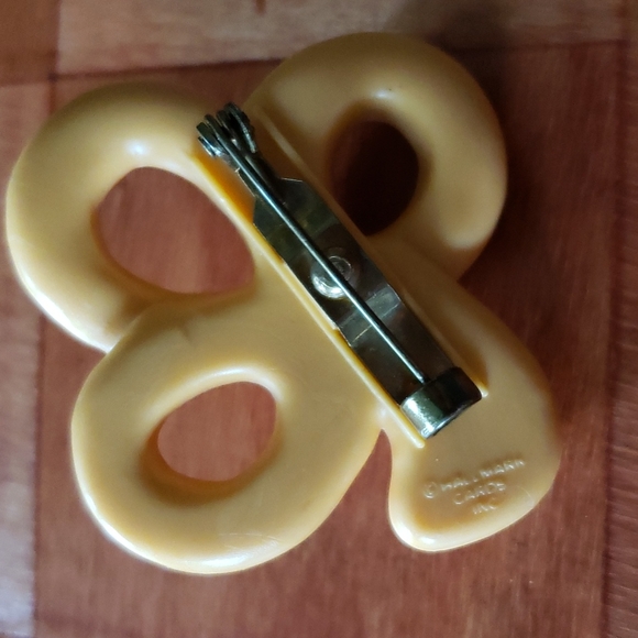 Vintage Hallmark Snack Pretzel Pin - Picture 3 of 5